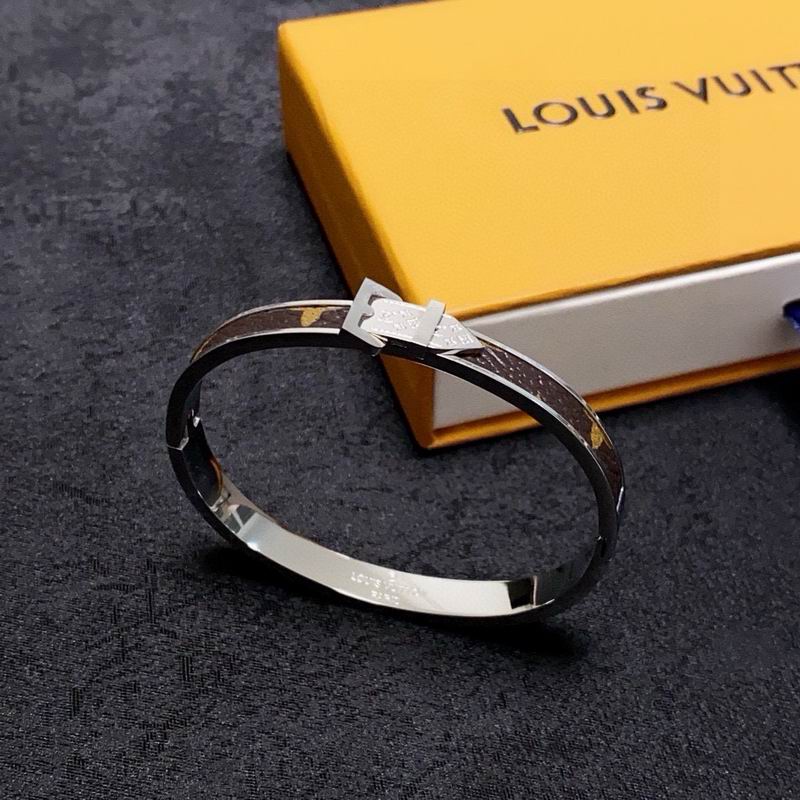 LV Bracelet  05yxs31 (9)