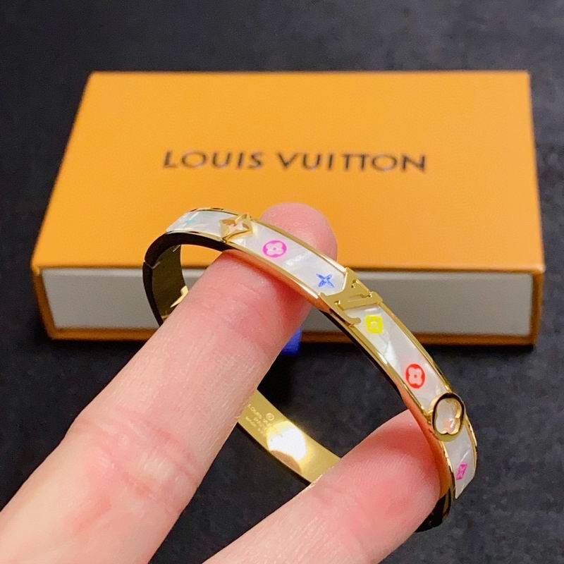 LV Bracelet  05yxs32 (6)