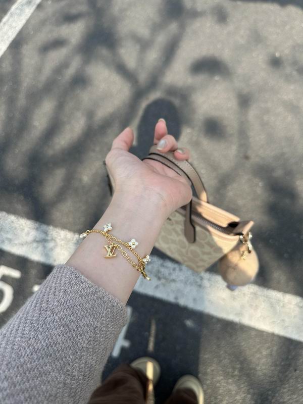 LV Bracelet  05yxs34 (4)