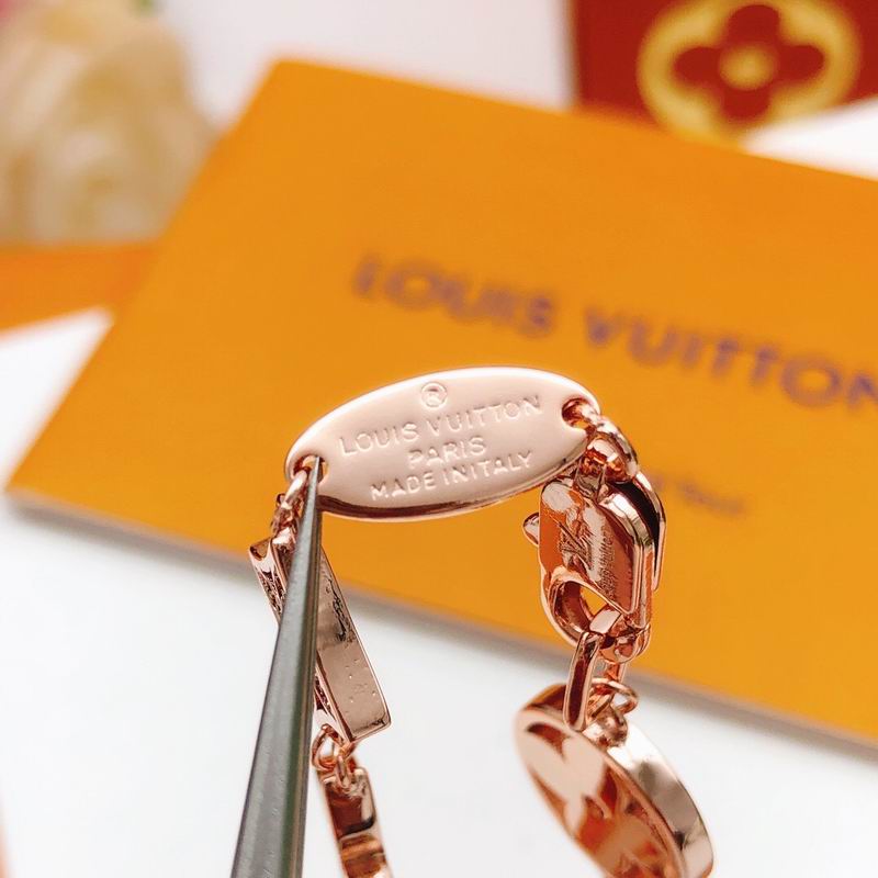 LV Bracelet  05yxs35 (4)