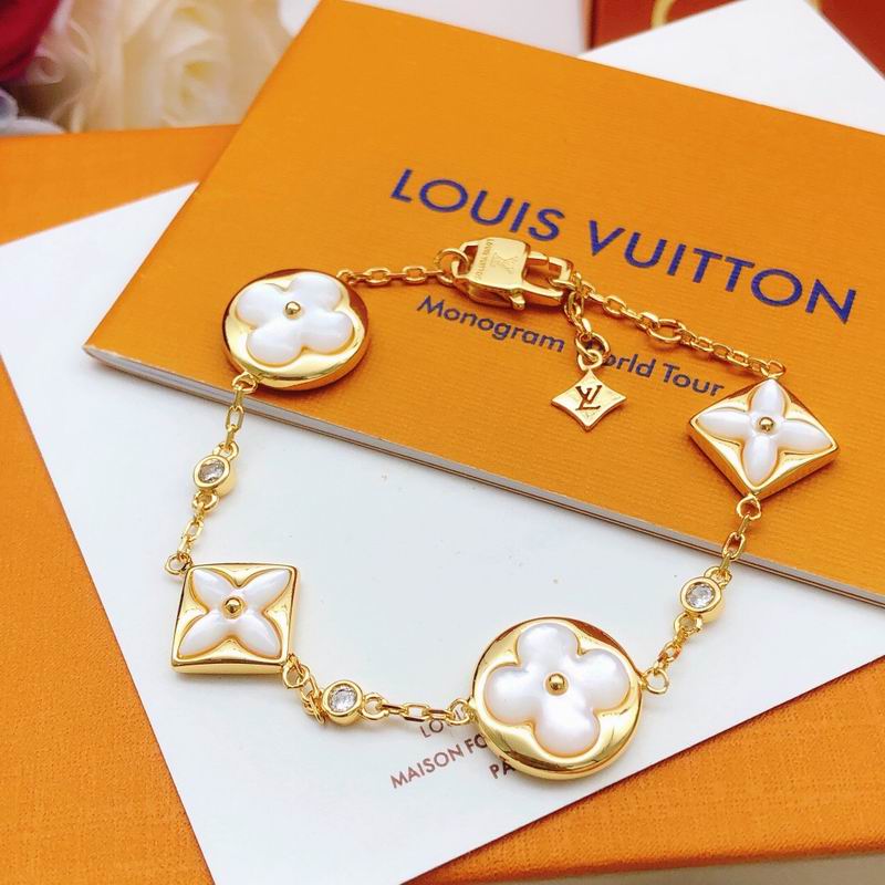 LV Bracelet  05yxs36 (2)