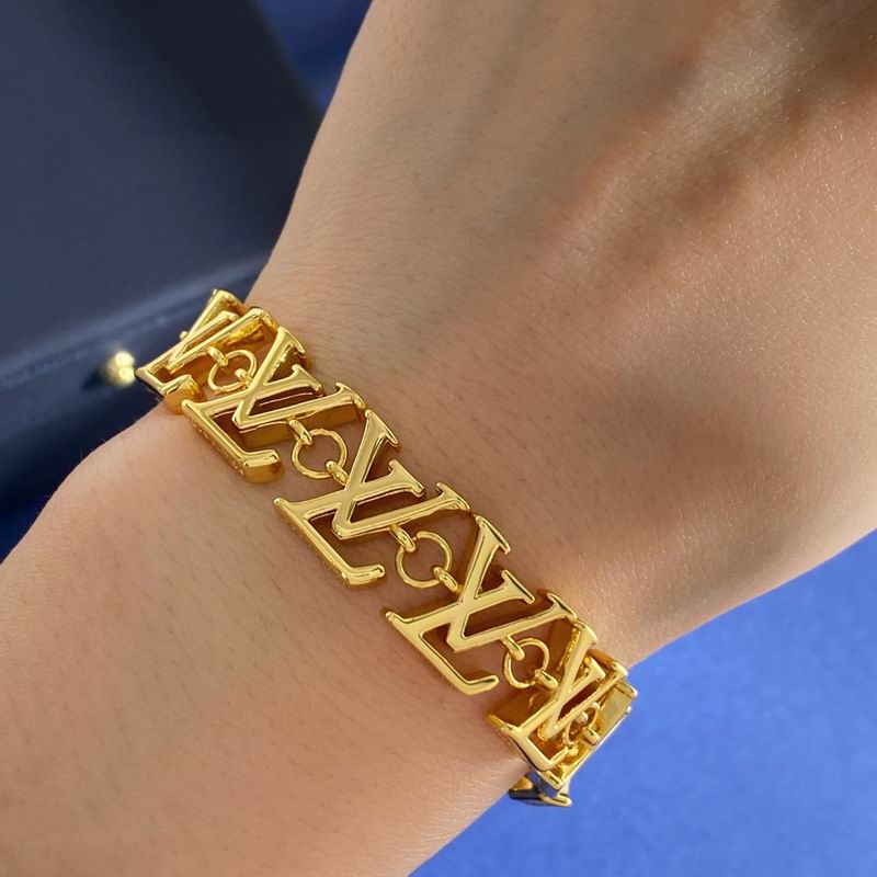 LV Bracelet  05yxs43 (3)