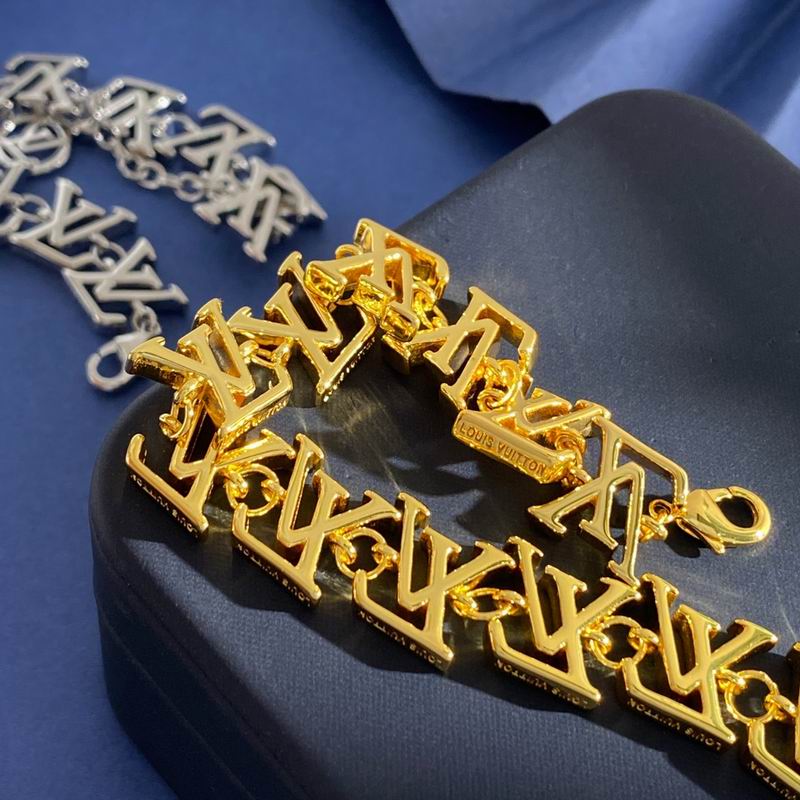 LV Bracelet  05yxs43 (8)