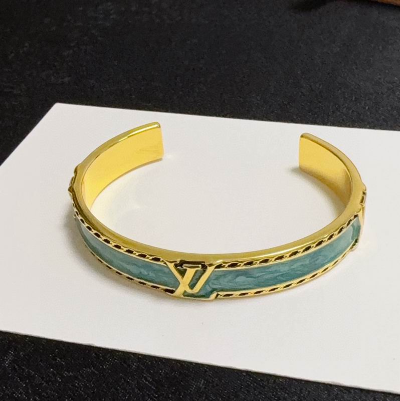 LV Bracelet  05yxs45 (2)