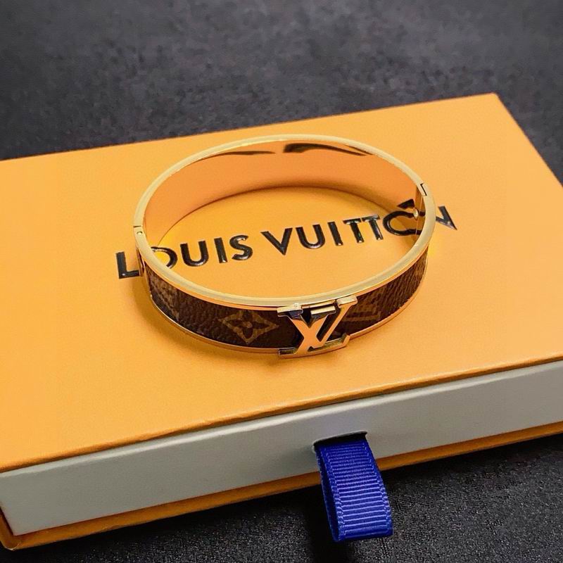 LV Bracelet  05yxs46 (3)