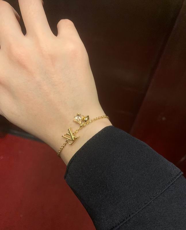 LV Bracelet  05yxs49 (5)