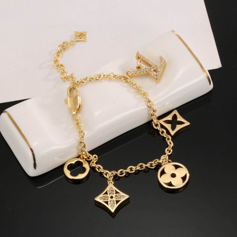 LV Bracelet  05yxs51 (3)