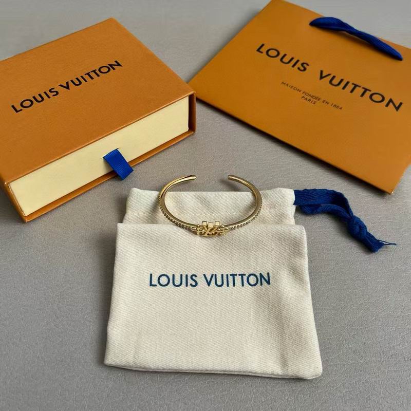 LV Bracelet  05yxs52 (2)