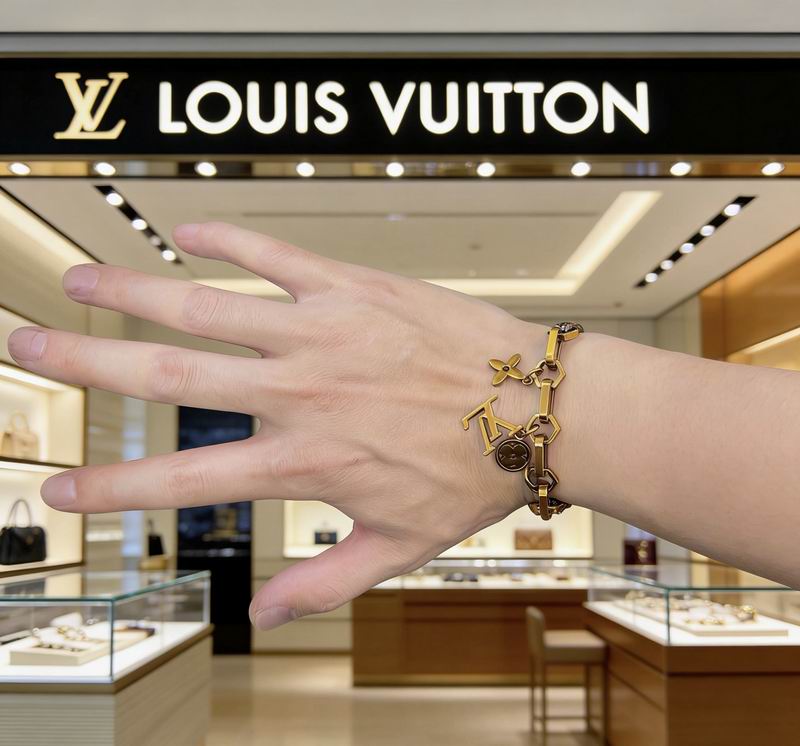 LV Bracelet  05yxs53 (3)