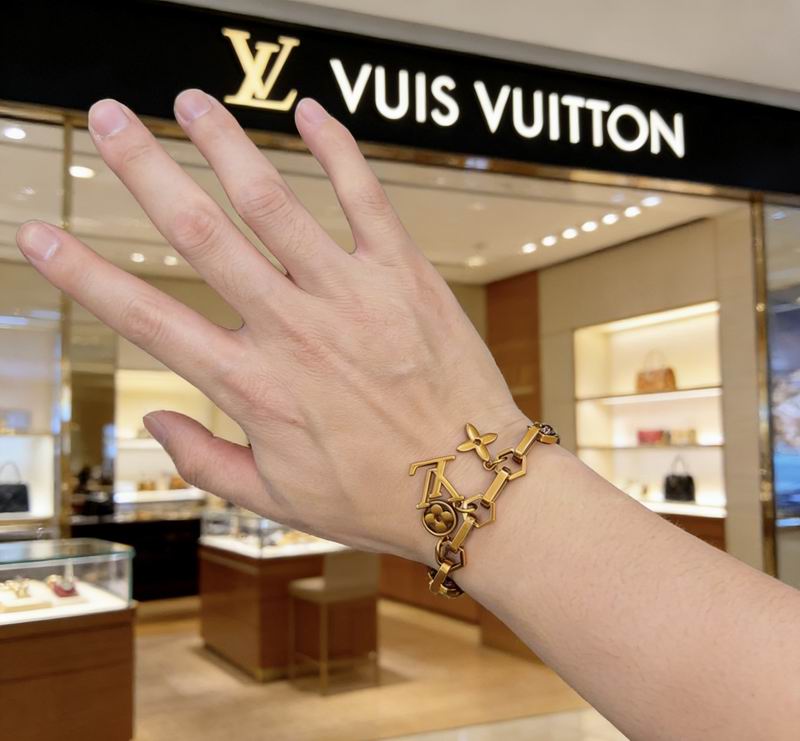LV Bracelet  05yxs56 (7)
