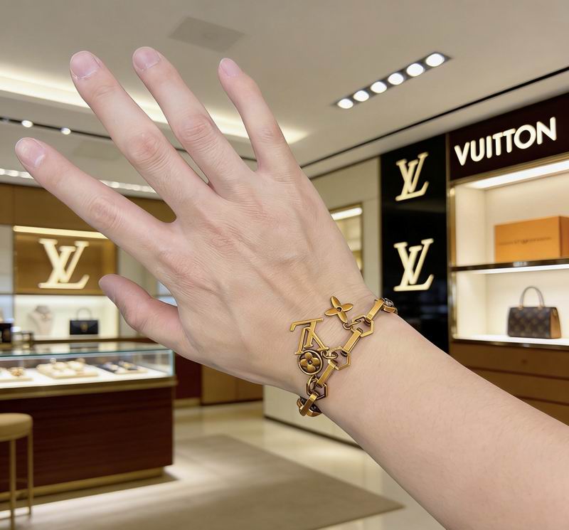 LV Bracelet  05yxs56 (8)