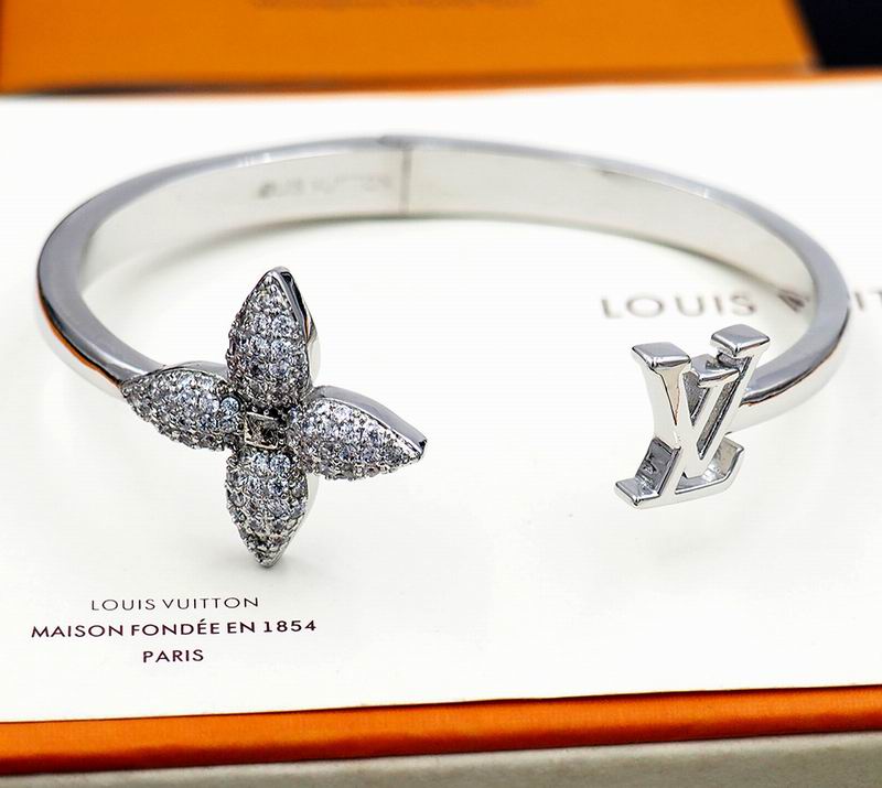 LV Bracelet  05yxs59 (11)