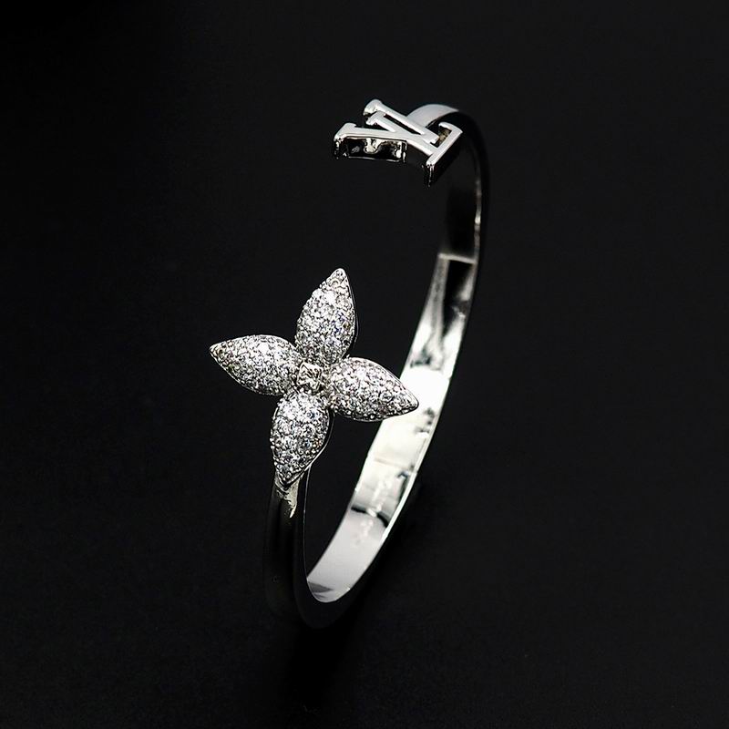 LV Bracelet  05yxs59 (5)