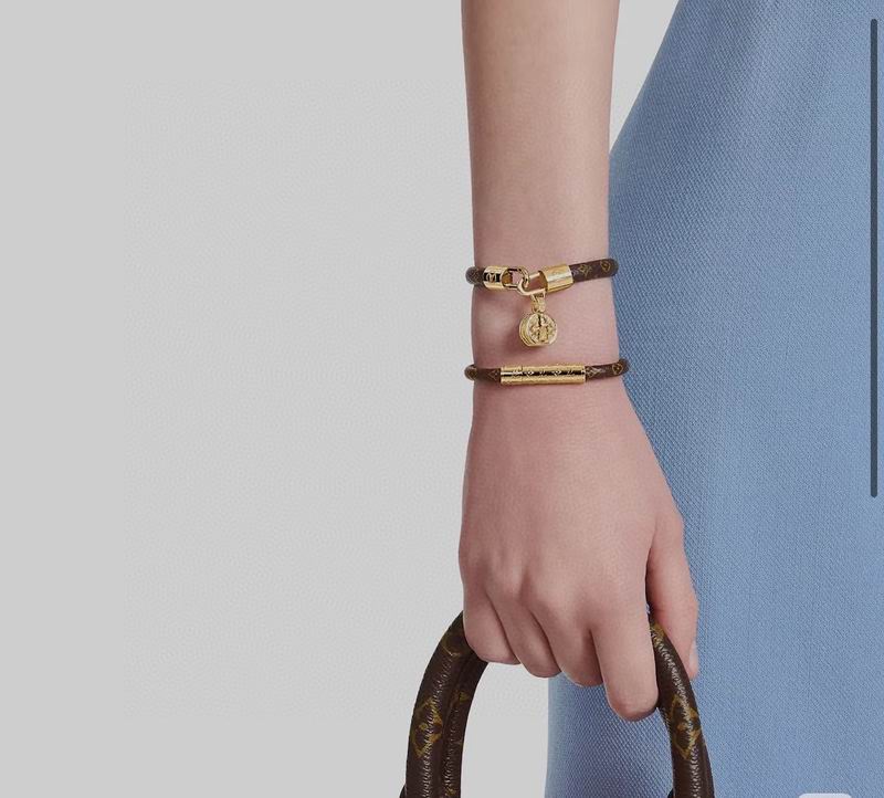 LV Bracelet  05yxs60 (5)