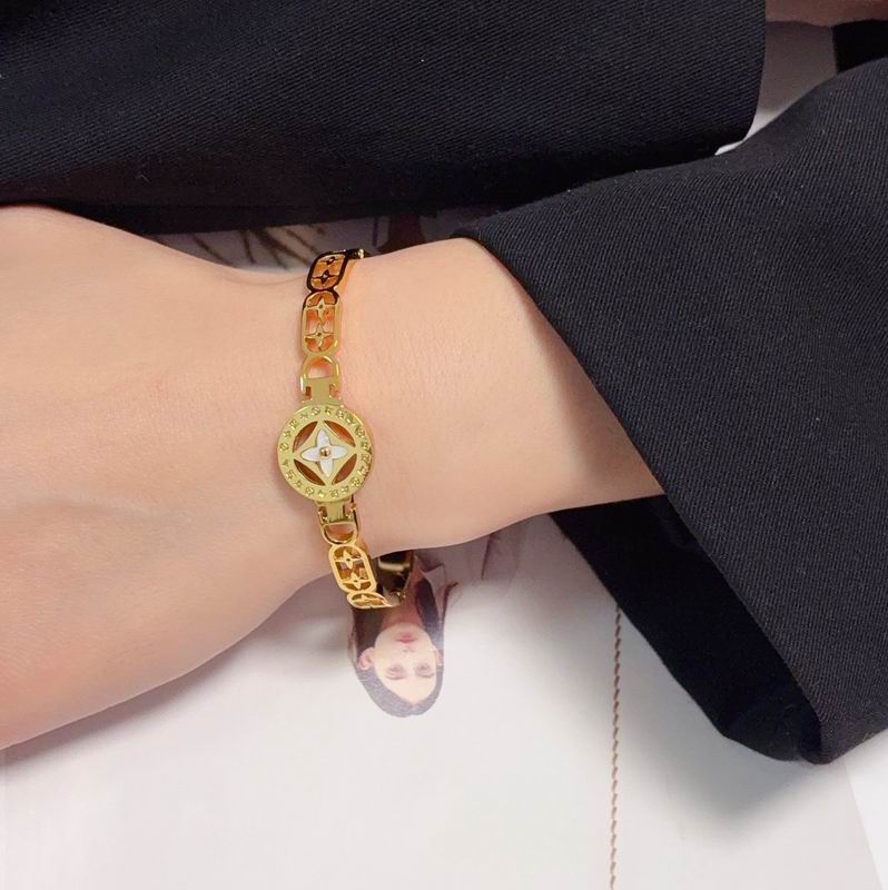 LV Bracelet  05yxs65 (8)