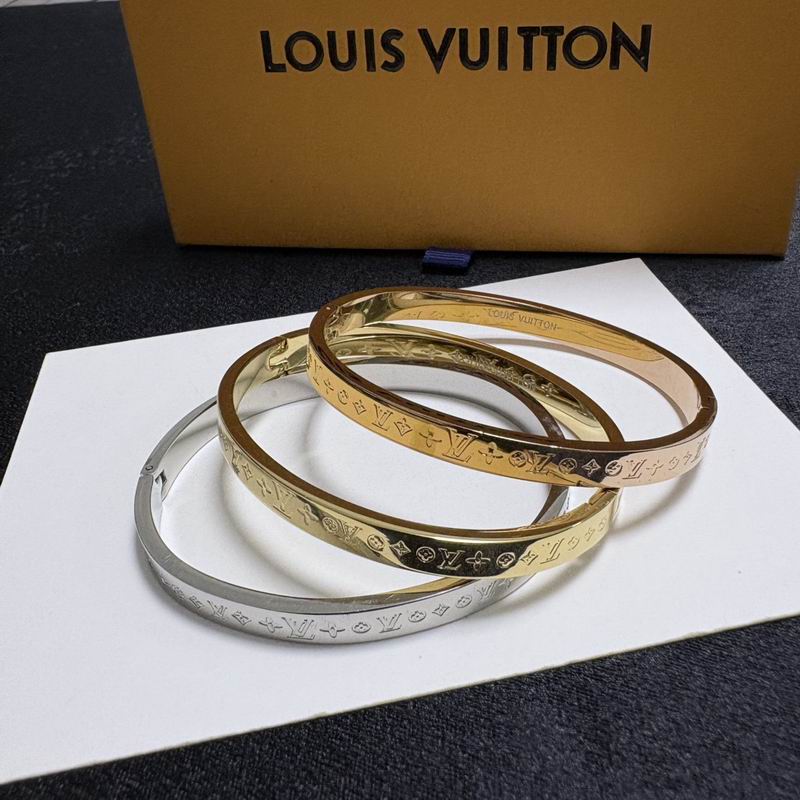 LV Bracelet  05yxs66 (5)