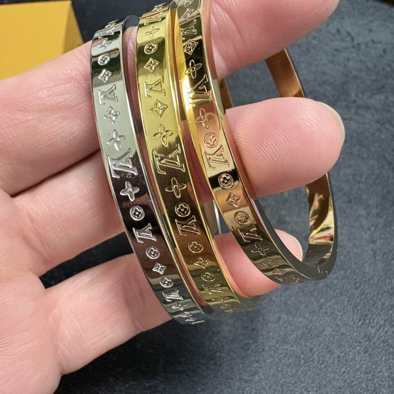 LV Bracelet  05yxs66 (7)