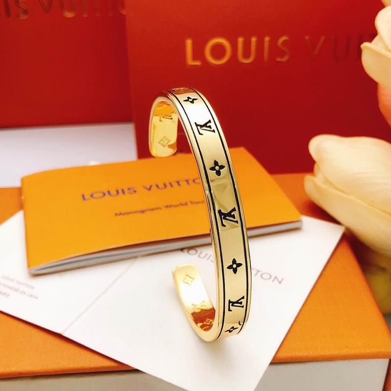 LV Bracelet  05yxs71 (13)