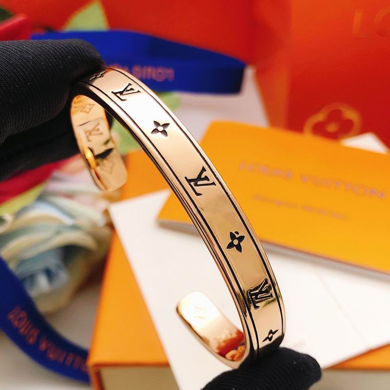 LV Bracelet  05yxs71 (2)