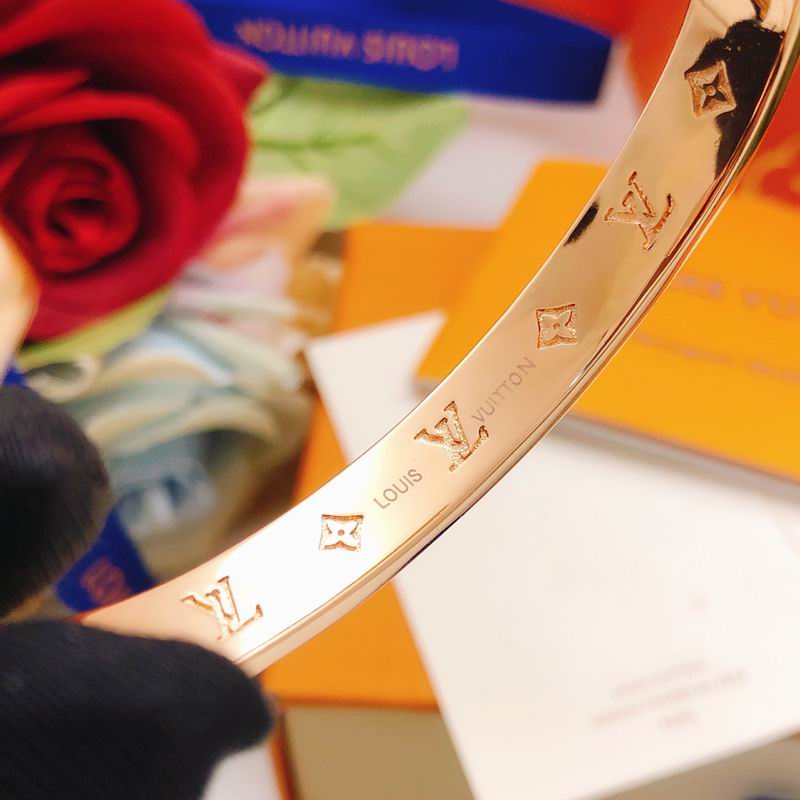 LV Bracelet  05yxs71 (6)