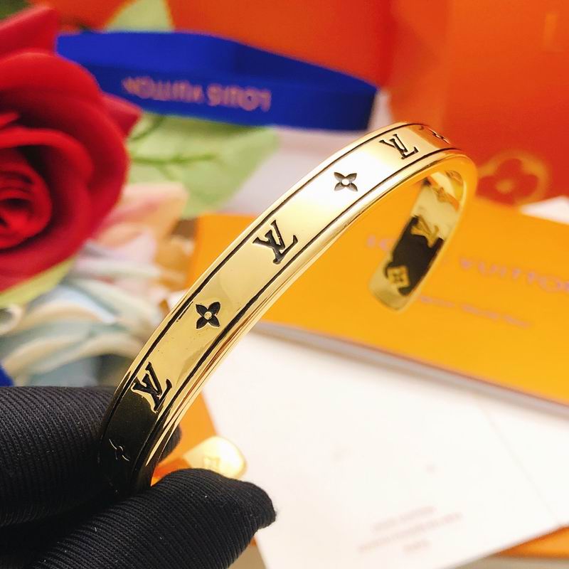 LV Bracelet  05yxs71 (8)