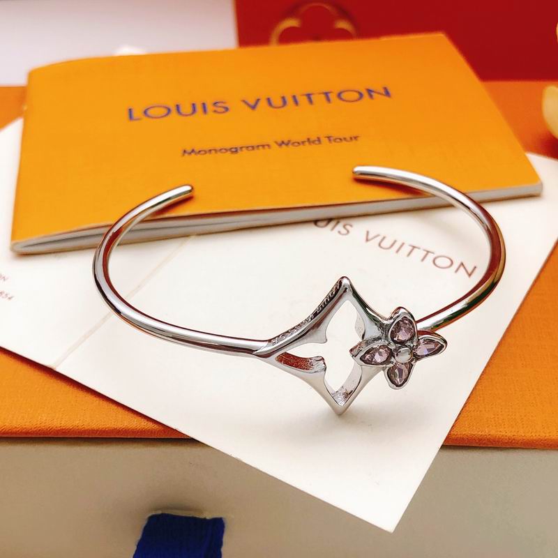 LV Bracelet  05yxs73 (4)