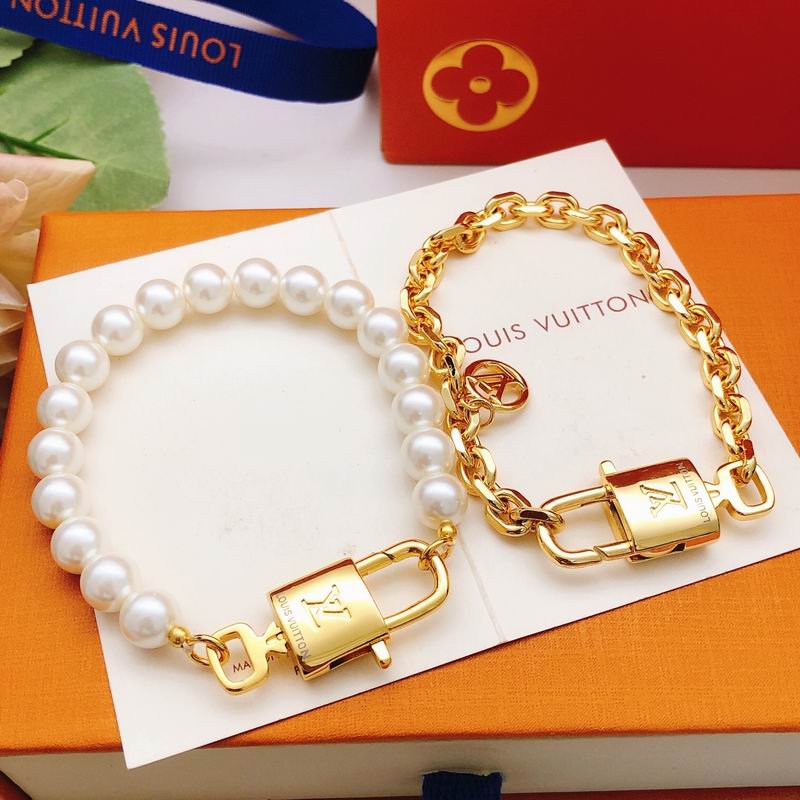 LV Bracelet  05yxs74 (3)