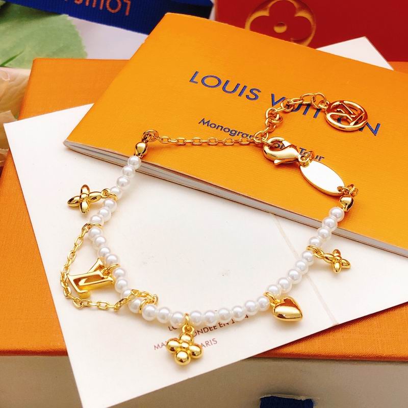 LV Bracelet  05yxs75 (2)