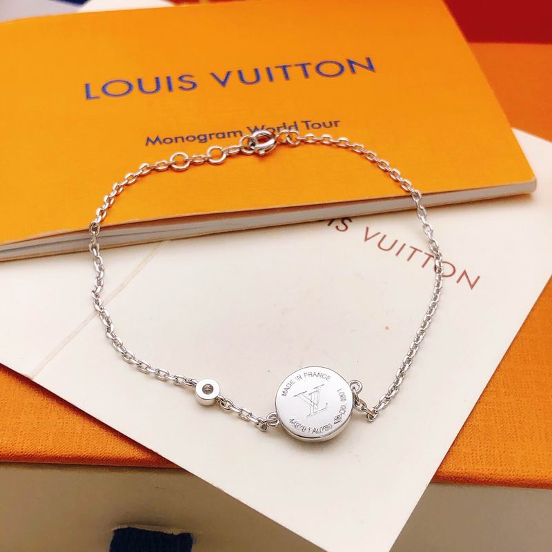 LV Bracelet  05yxs76 (13)