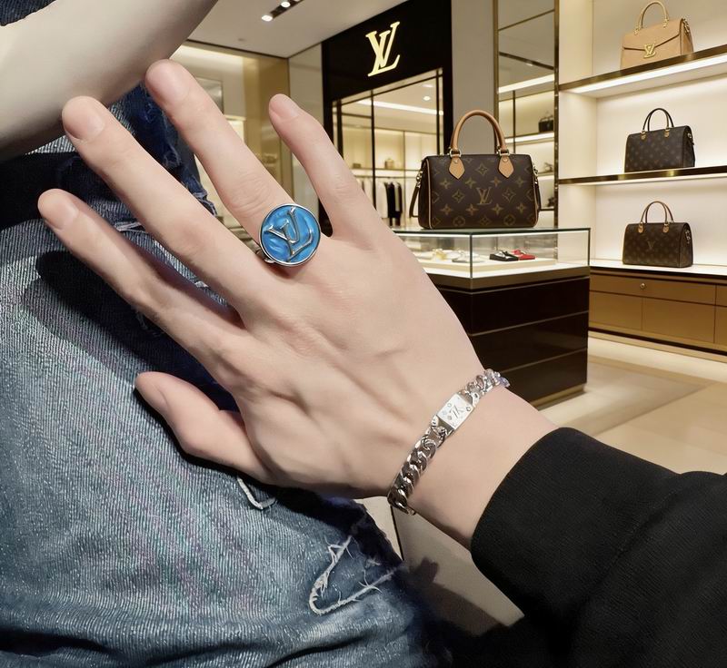 LV Bracelet  05yxs80 (5)