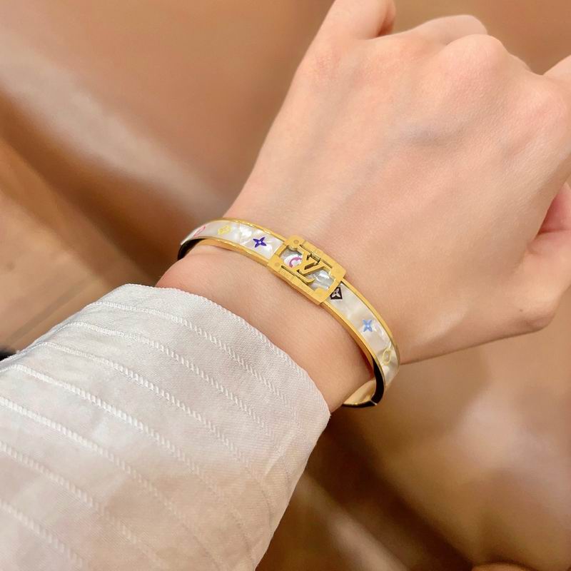 LV Bracelet  05yxs82 (8)