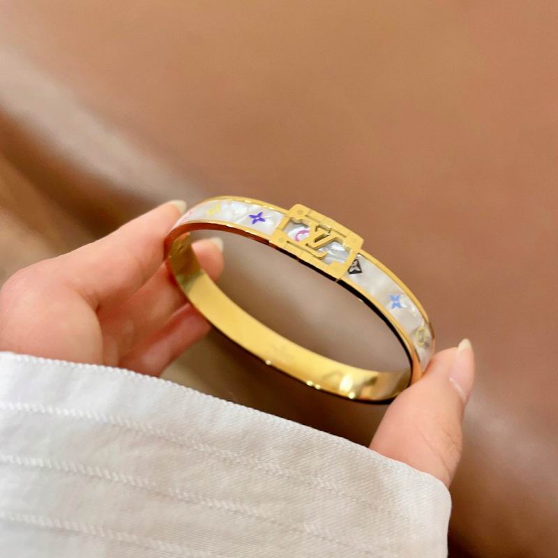 LV Bracelet  05yxs82 (9)