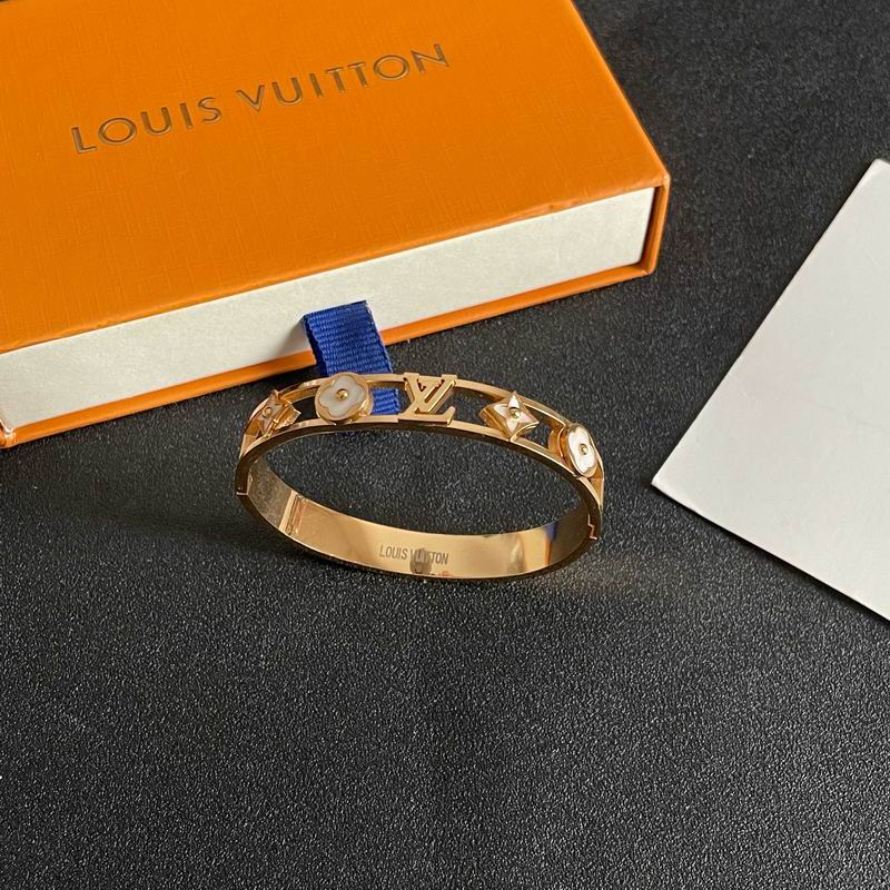 LV Bracelet  05yxs83 (10)
