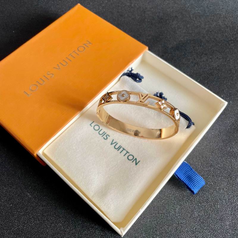 LV Bracelet  05yxs83 (14)