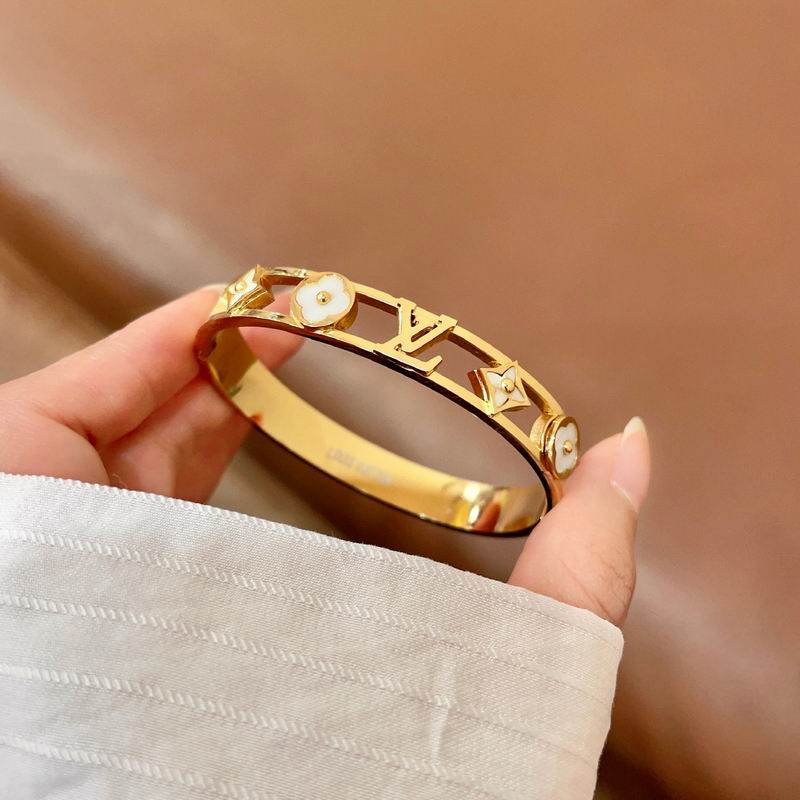 LV Bracelet  05yxs83 (9)