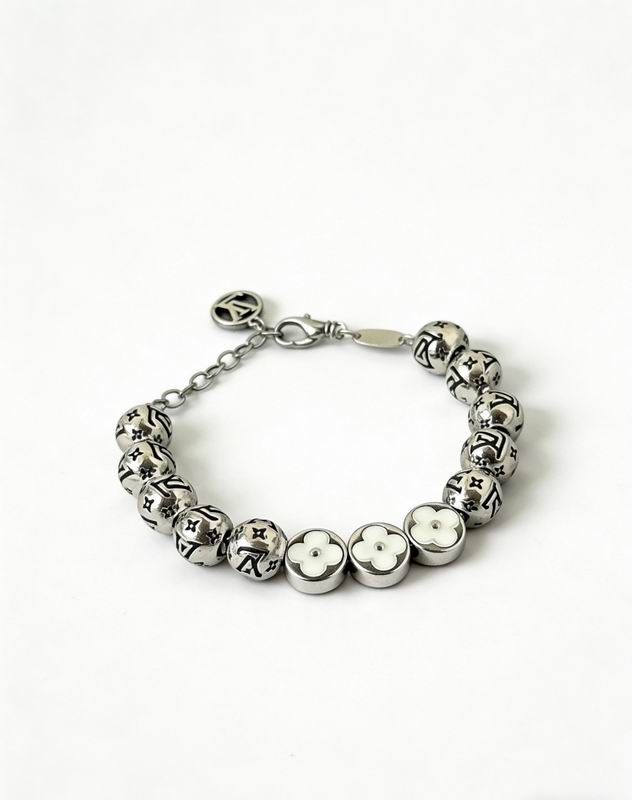 LV Bracelet  05yxs84 (2)