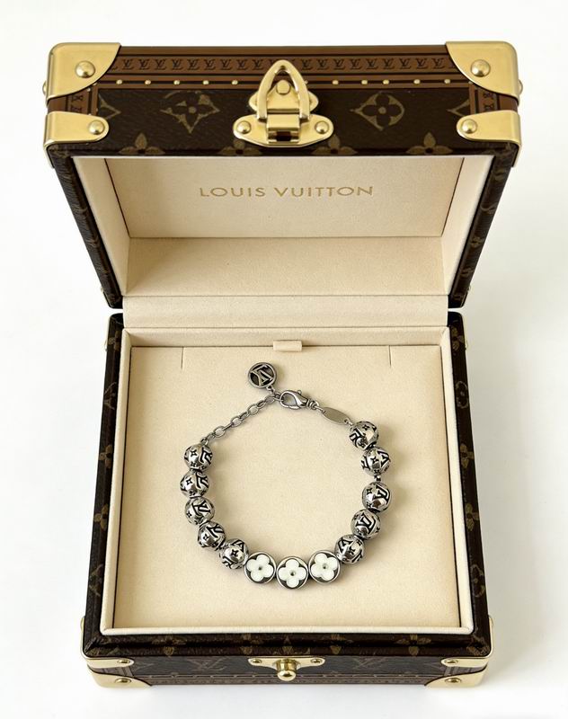 LV Bracelet  05yxs84 (9)