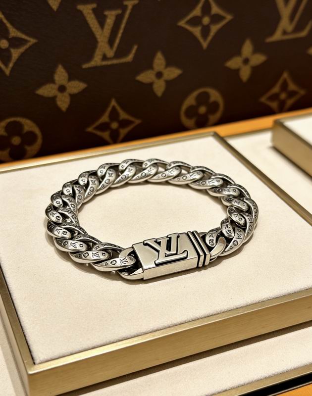 LV Bracelet  05yxs86 (9)