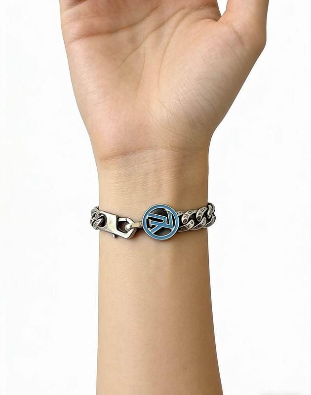 LV Bracelet  05yxs87 (4)