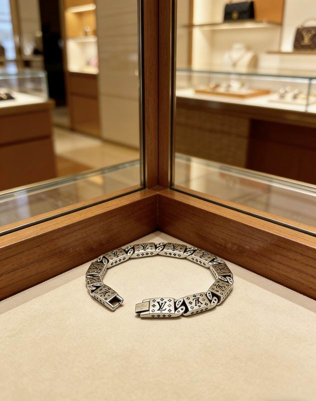 LV Bracelet  05yxs88 (7)