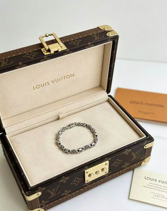 LV Bracelet  05yxs90 (9)