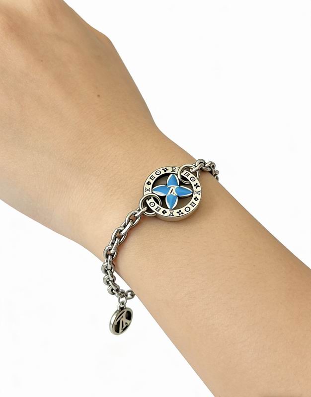 LV Bracelet  05yxs92 (4)