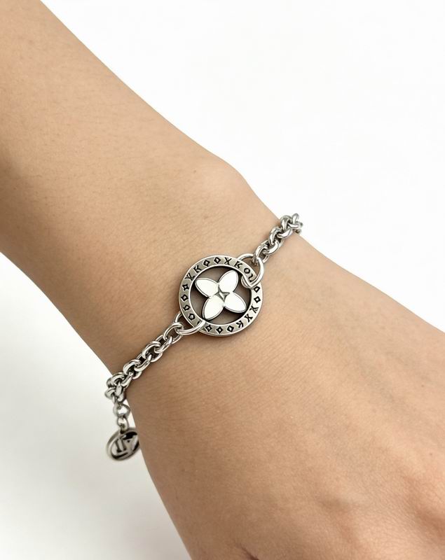 LV Bracelet  05yxs99 (6)