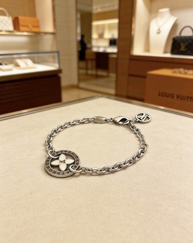 LV Bracelet  05yxs99 (7)