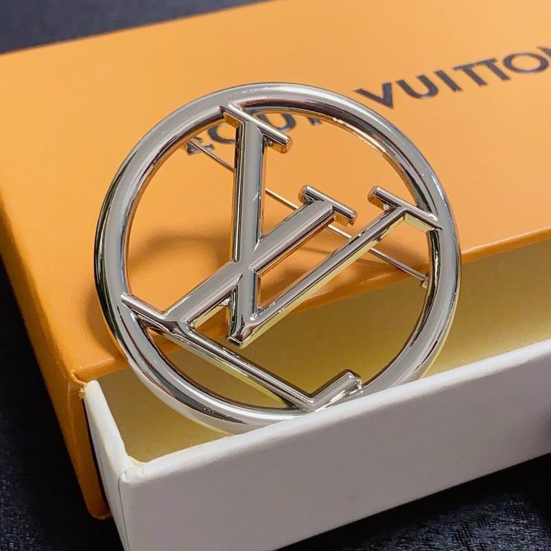 LV Brooch 04yxs12 (4)