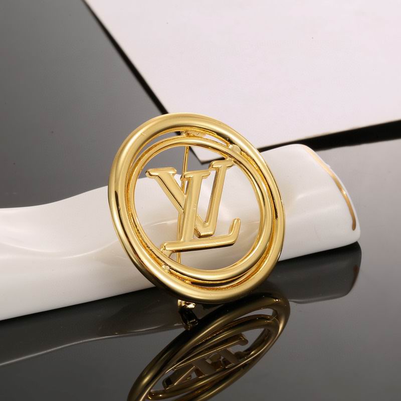 LV Brooch 04yxs13 (2)