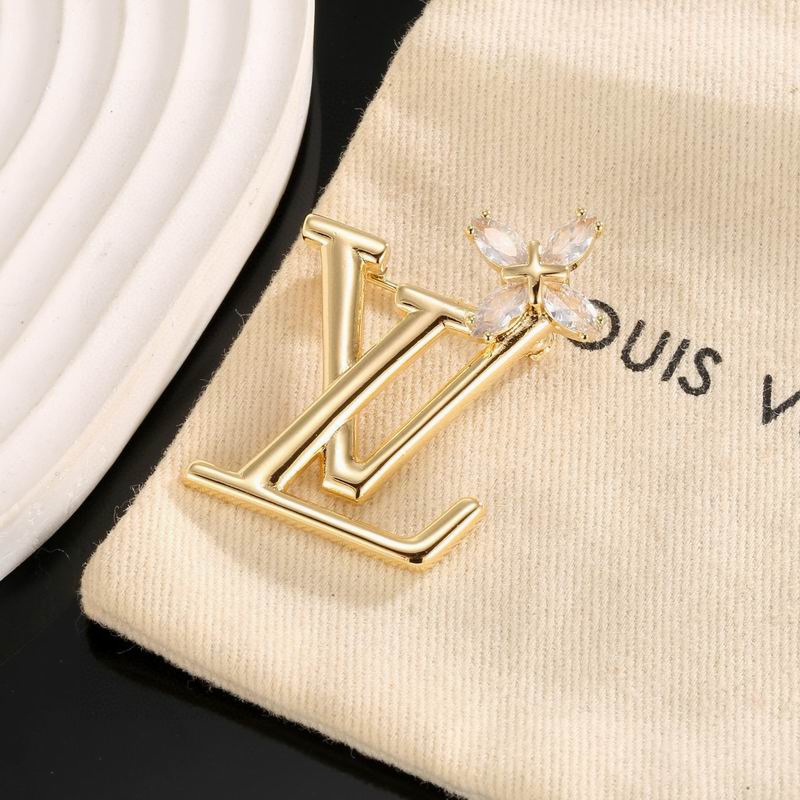 LV Brooch 05yxs01 (2)
