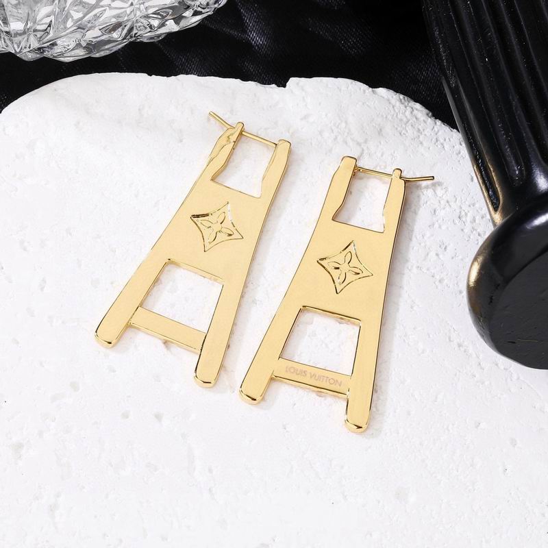 LV Earring 05yxs67 (2)
