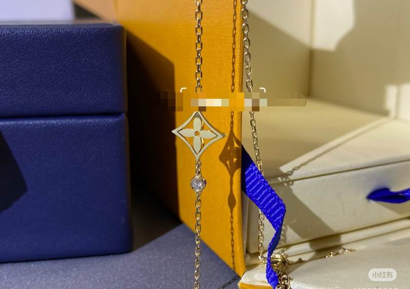 LV Necklace 04yxs40 (4)