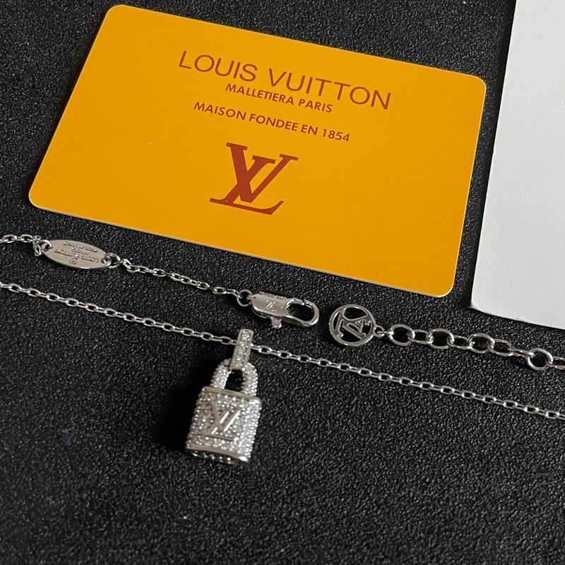 LV Necklace 04yxs42 (3)